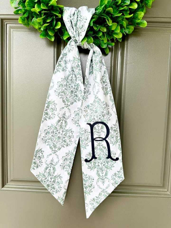 SAGE MEDALLION WREATH SASH