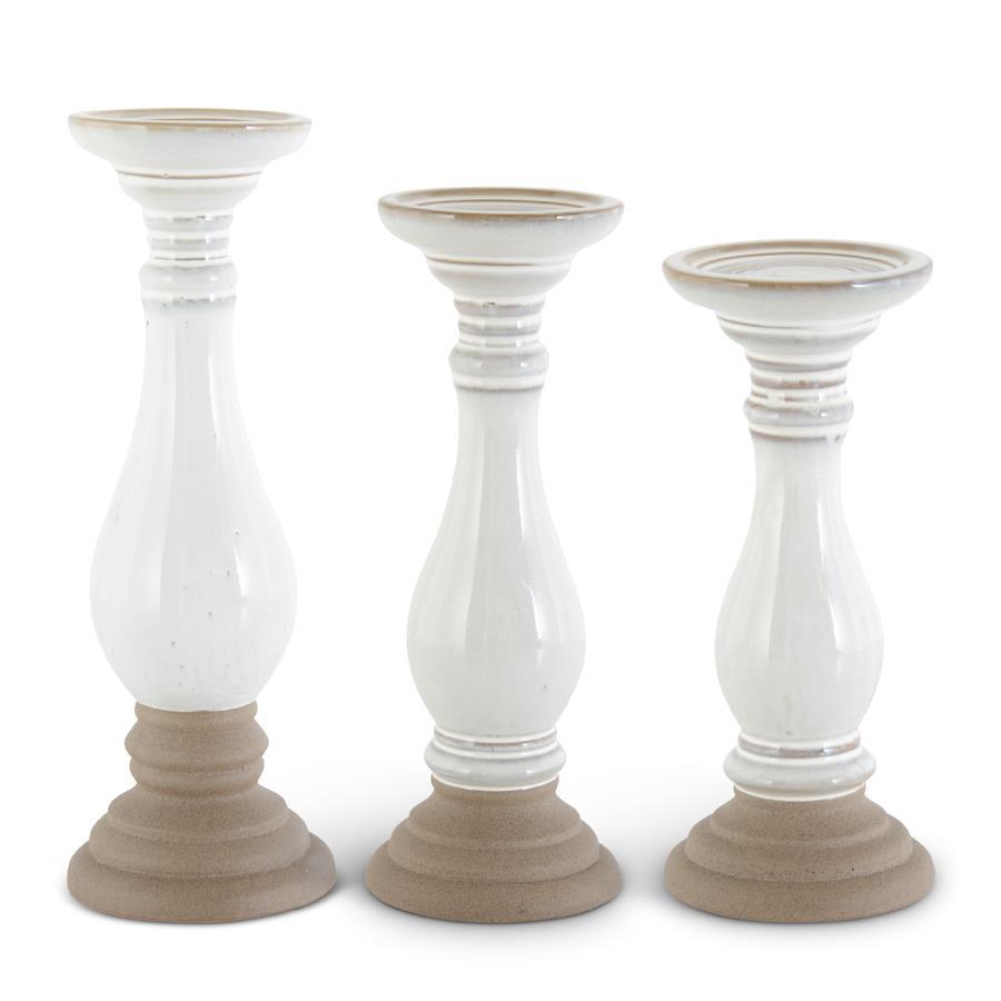 WHITE CERAMIC CANDLEHOLDER WITH UNGLAZED BASE