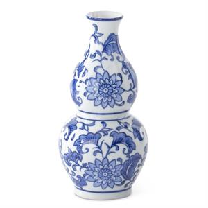 BLUE AND WHITE VASE with gourd shape