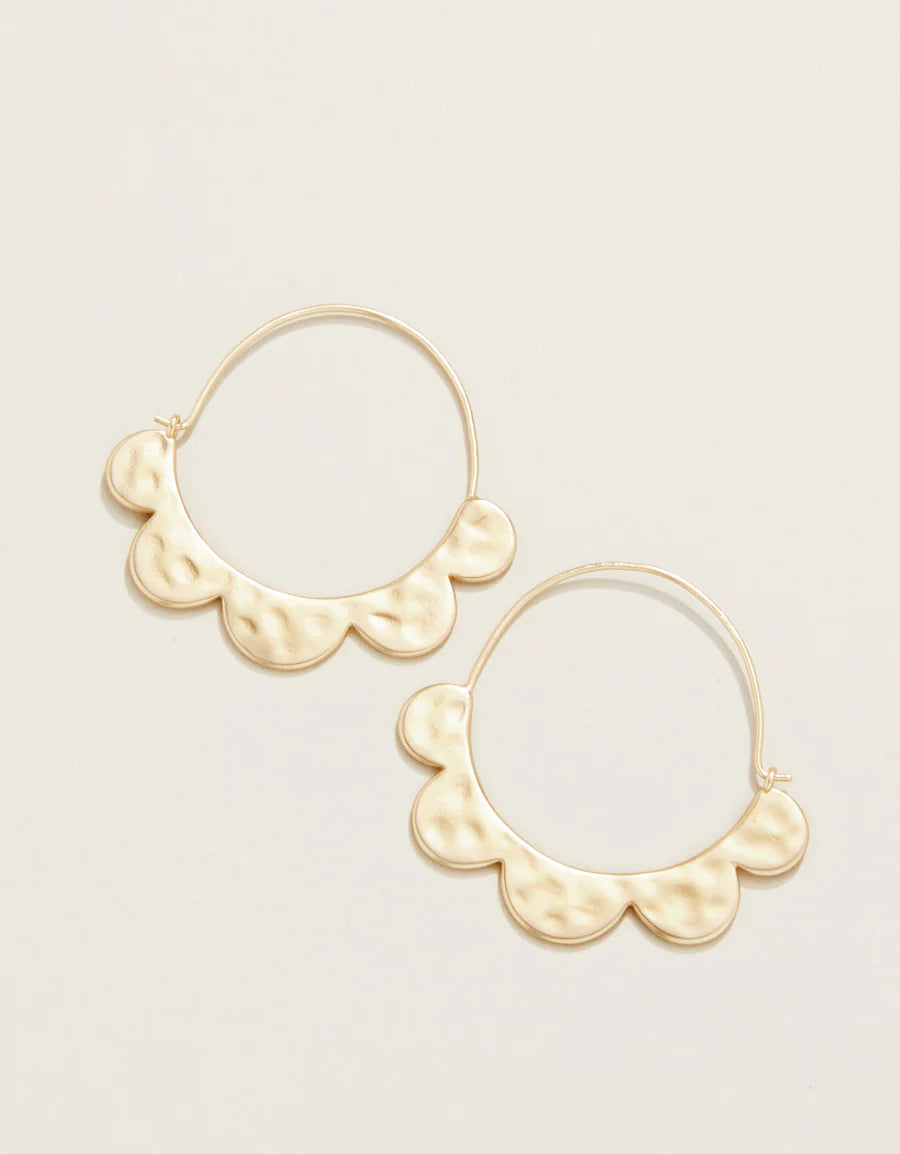 PRETTY PETAL HOOP EARRINGS GOLD