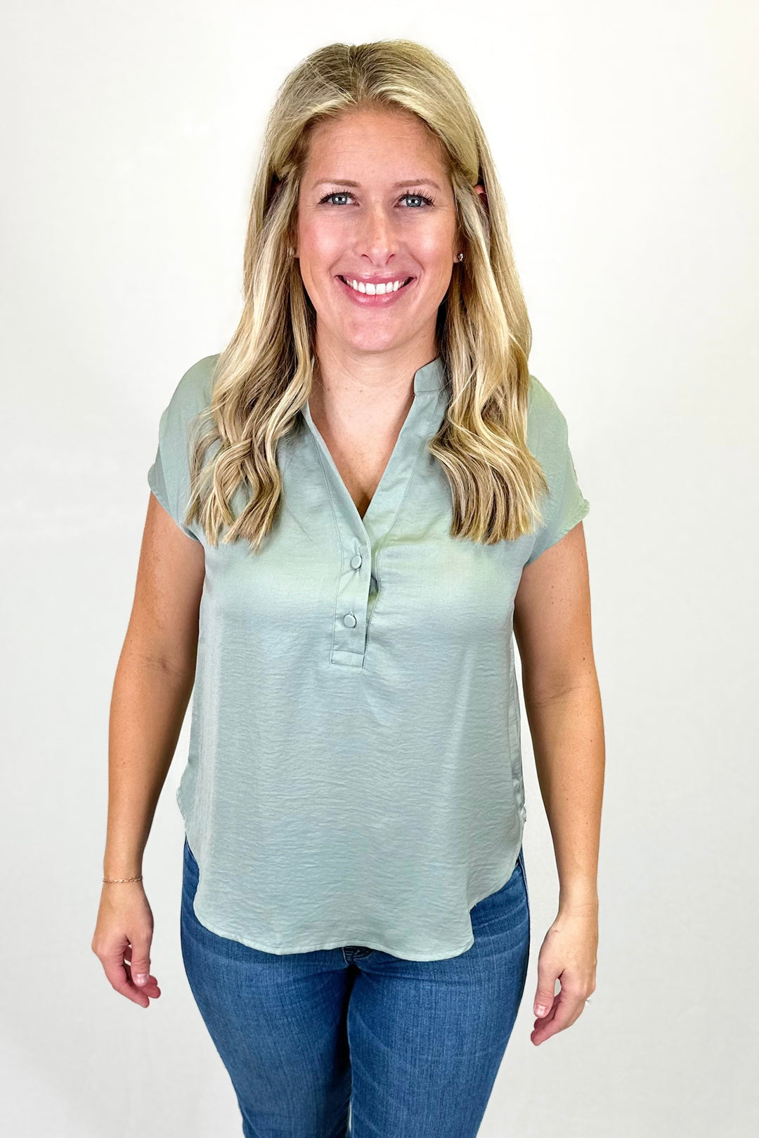 MINT SILKY VNECK TOP