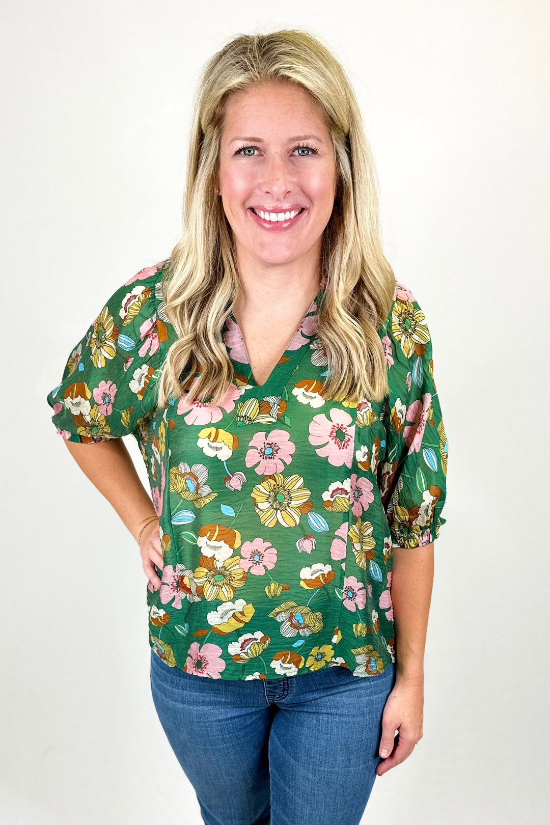 OLIVE FLORAL VNECK PUFF SLEEVE TOP