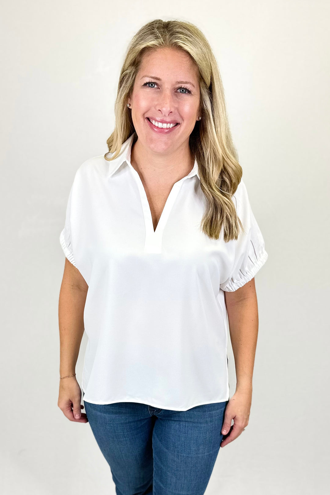WHITE VNECK COLLAR RELAXED TOP