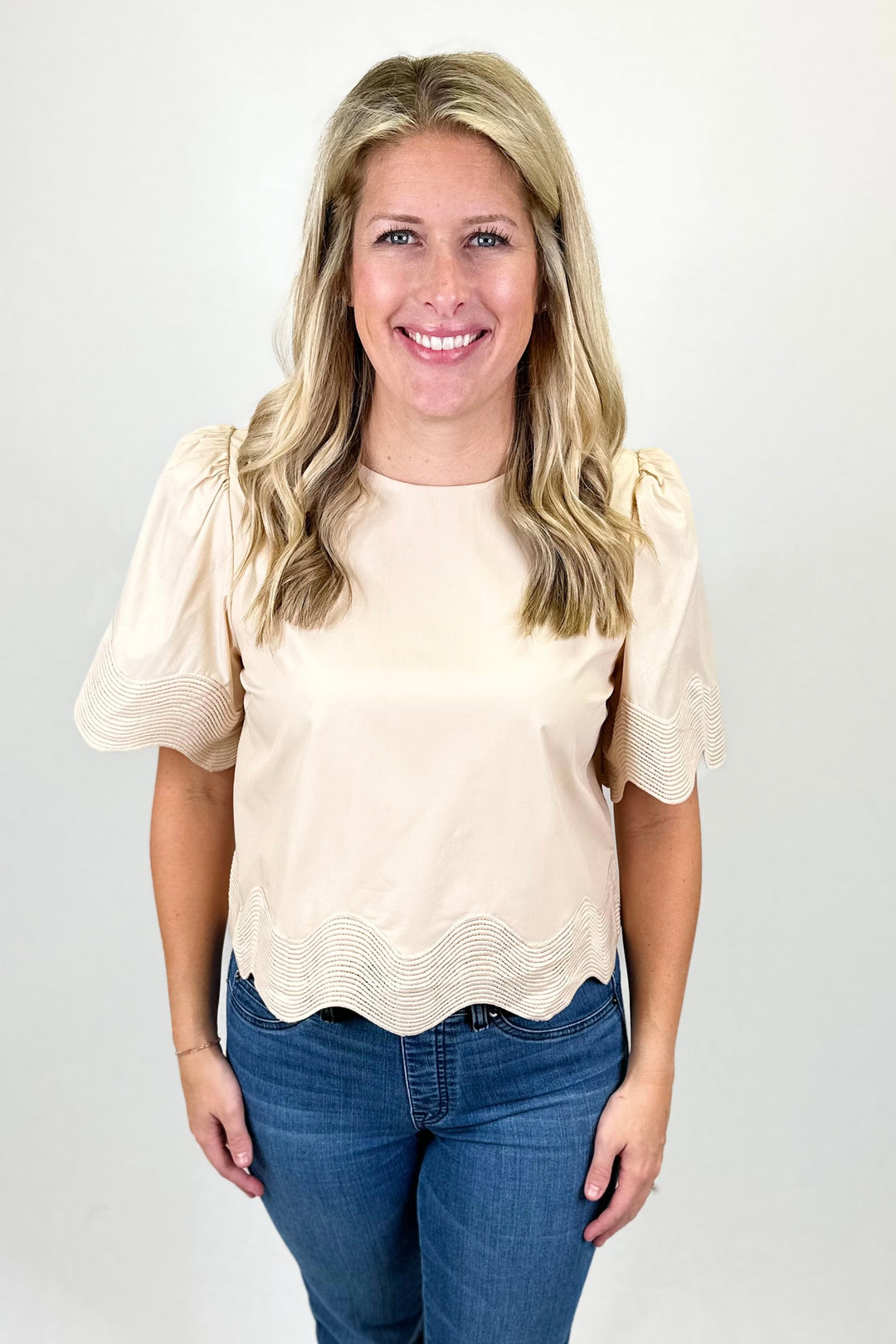 IVORY WIDE RIC RAC HEM TOP