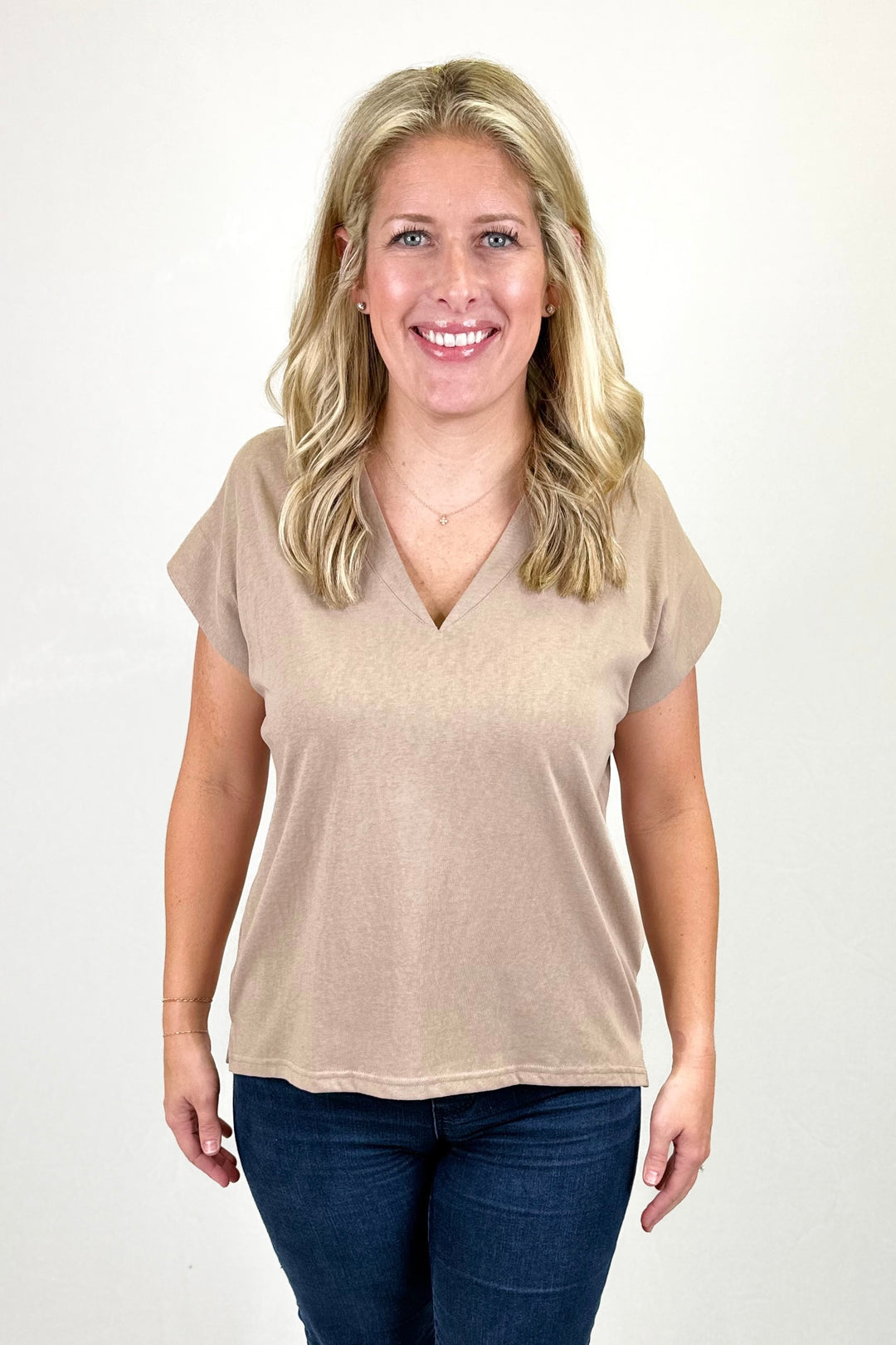 TAUPE VNECK SHORT SLEEVE TEE