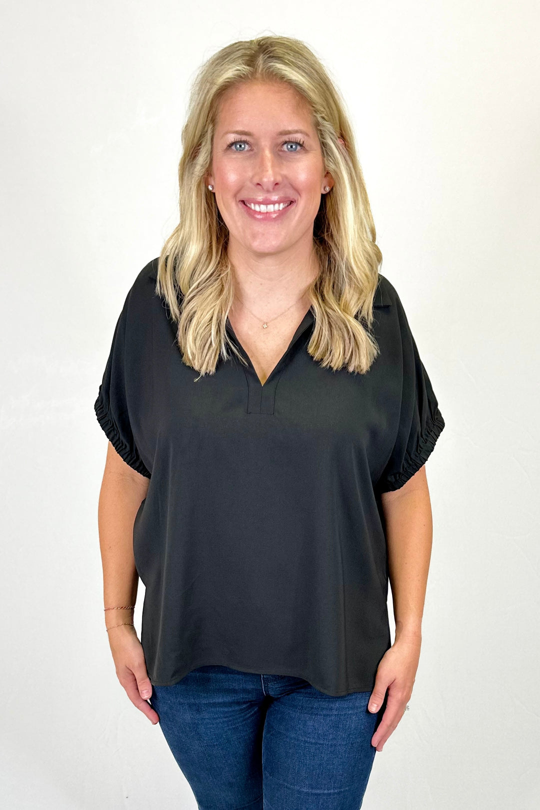 BLACK VNECK COLLAR RELAXED TOP