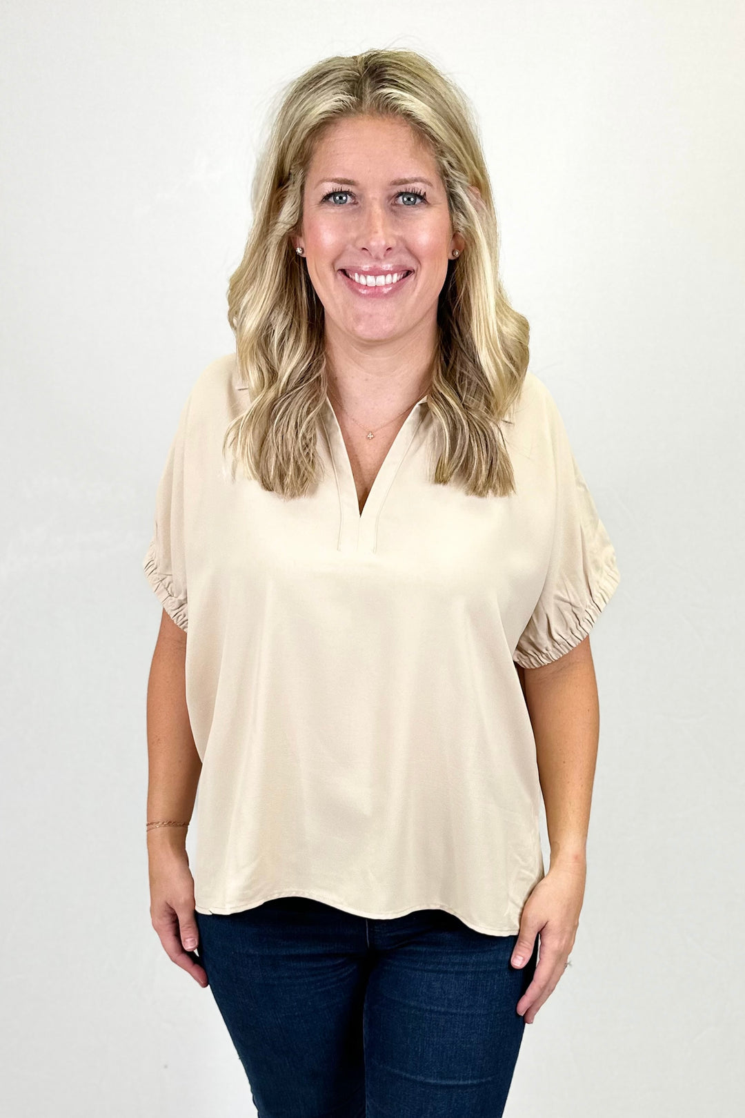 CREAM VNECK COLLAR RELAXED TOP
