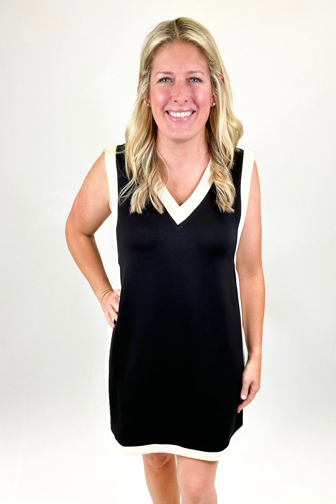 BLACK COLOR BLOCK VNECK SLEEVELESS DRESS