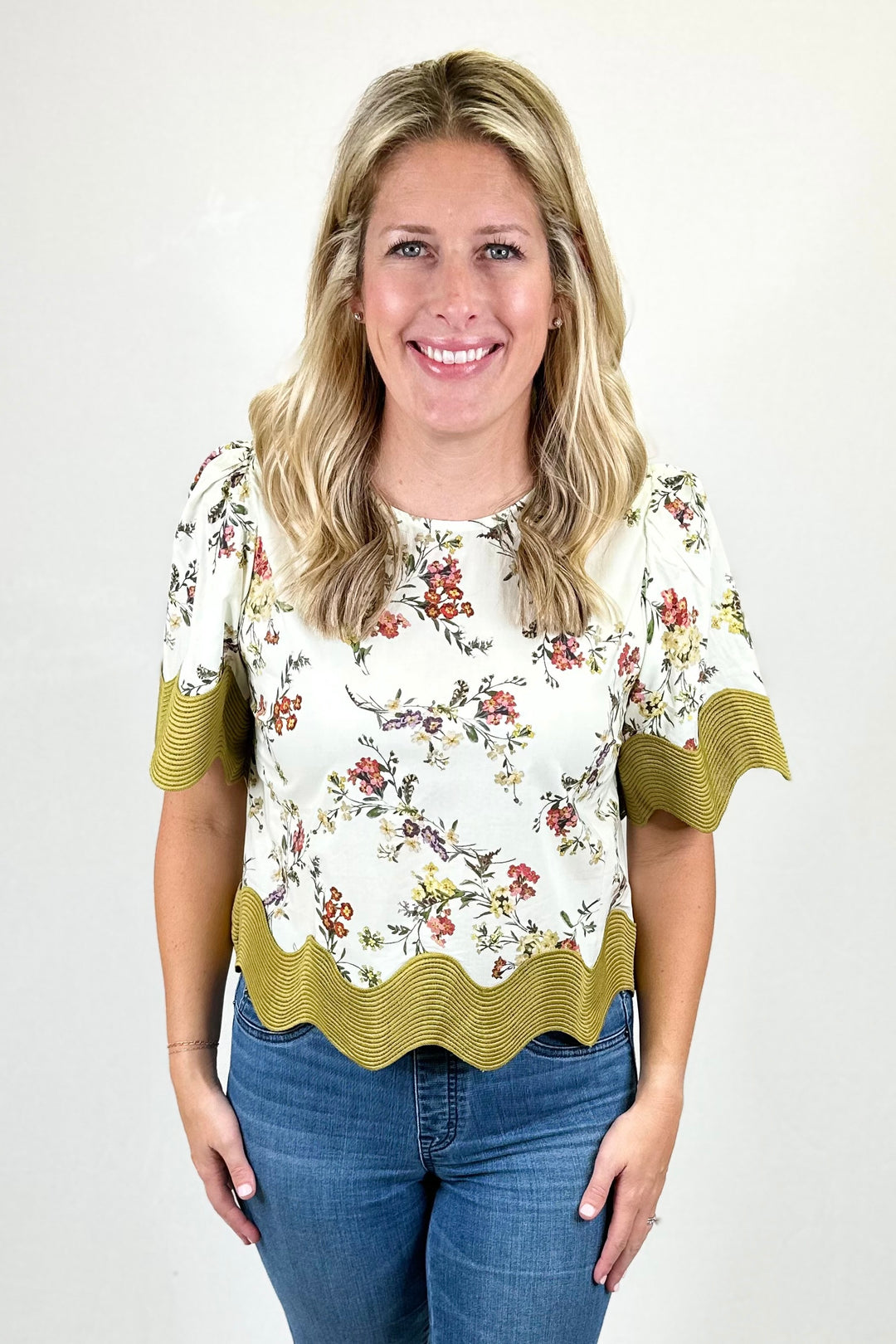 CREAM & MUSTARD FLORAL SCALLOP RIC RAC TRIM TOP