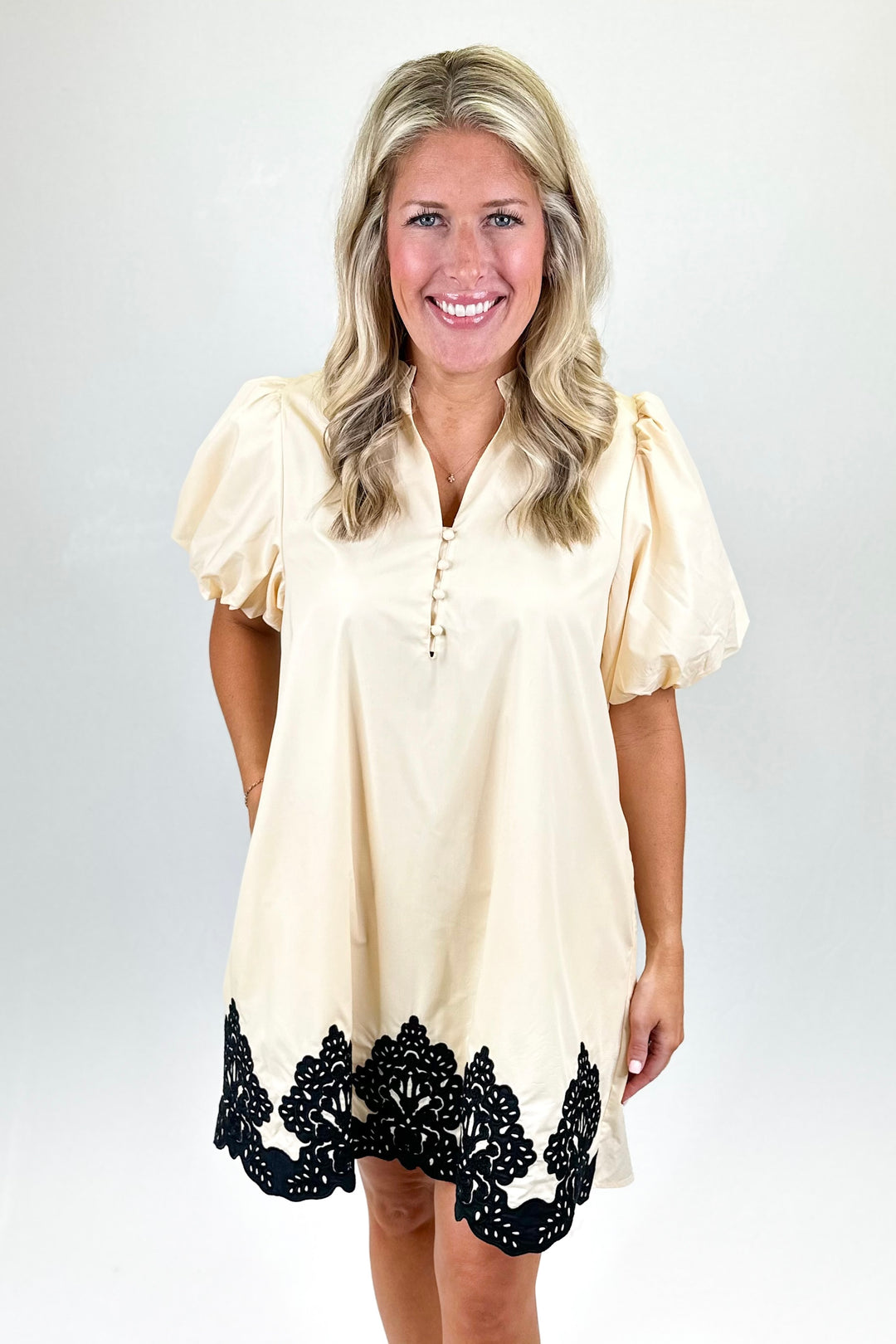 CREAM & BLACK LACE BOTTOM BUTTON DRESS