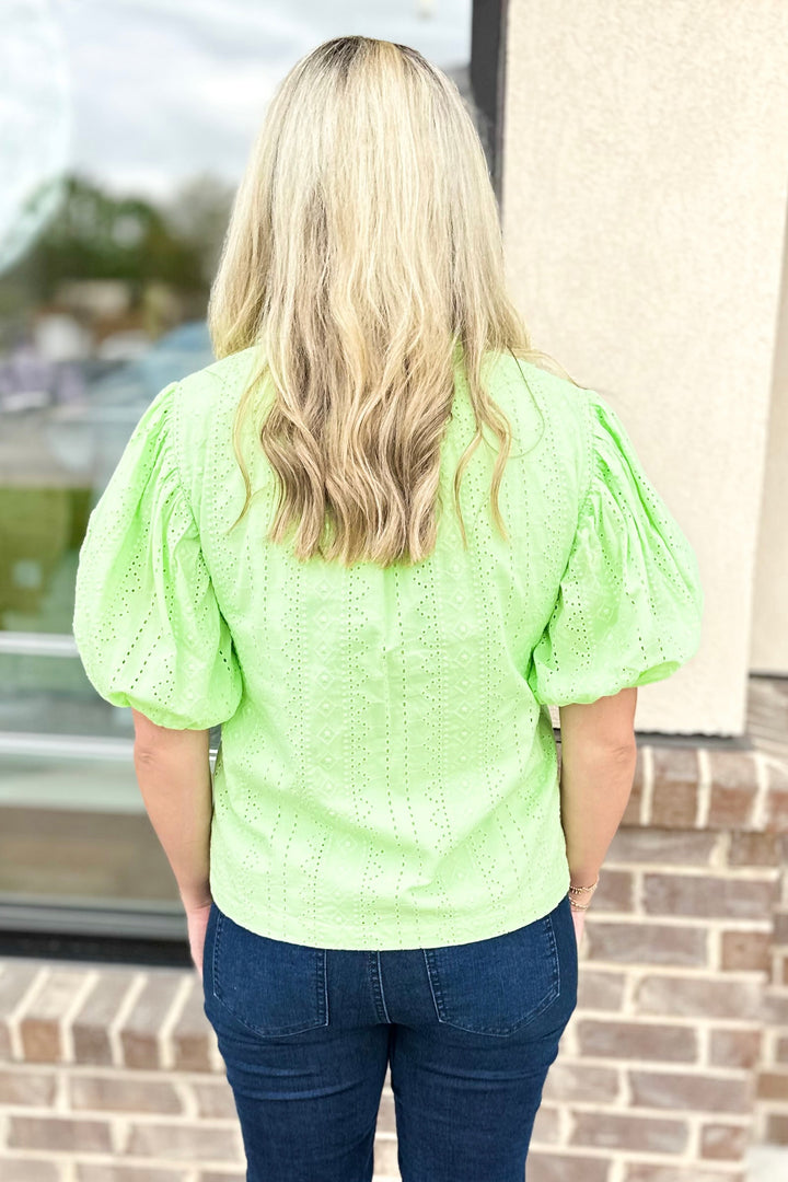 LIME EYELET VNECK COLLAR BUTTON TOP