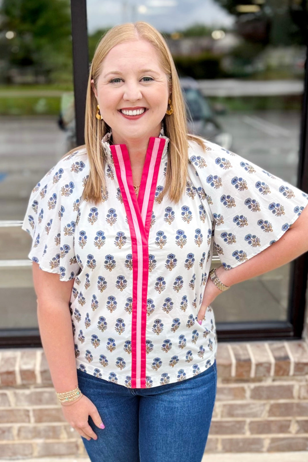 BLUE & WHITE FLORAL BLOCK PRINT VNECK TOP