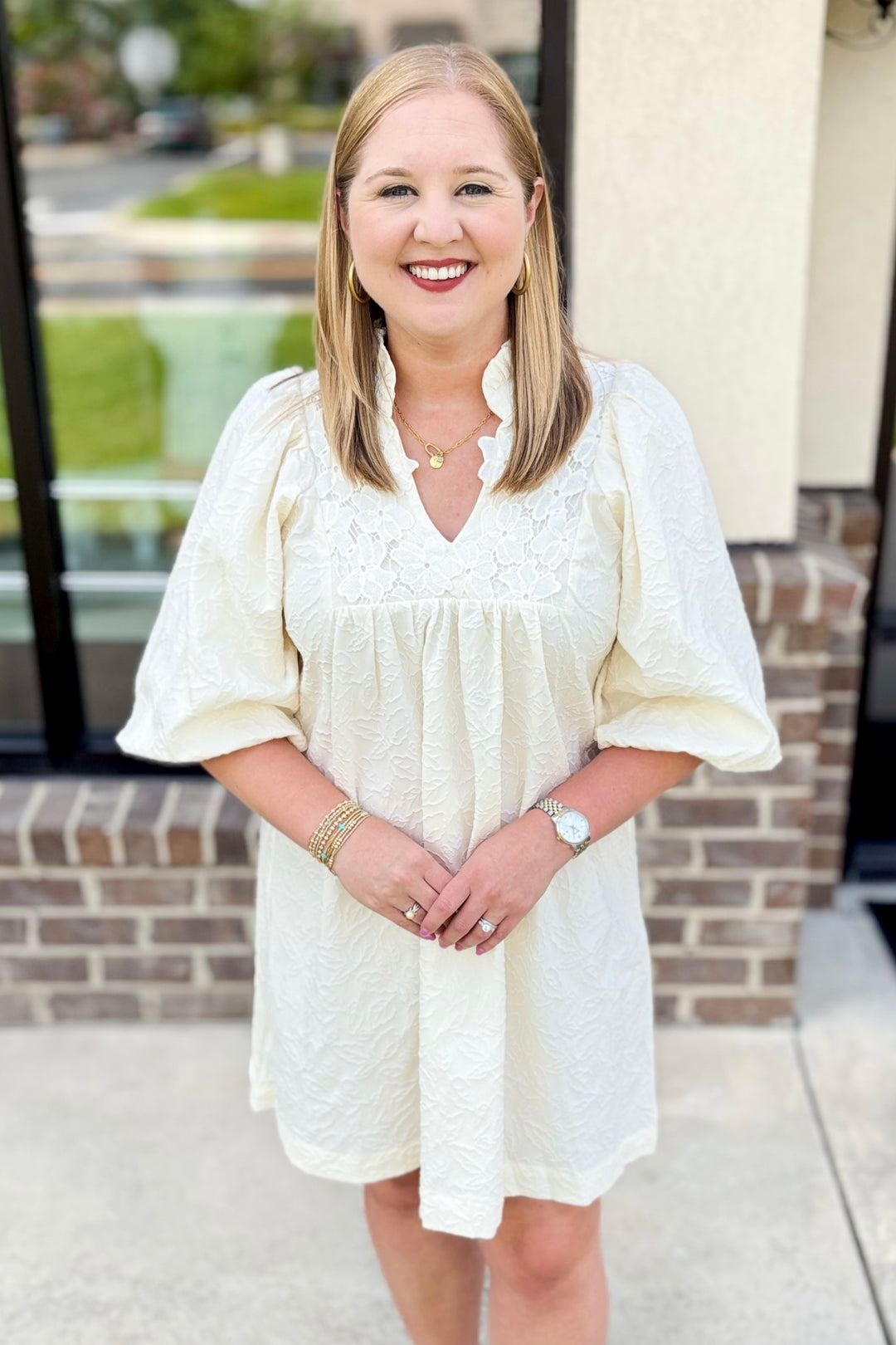 CREAM FLORAL LACE VNECK 3/4 SLEEVE DRESS