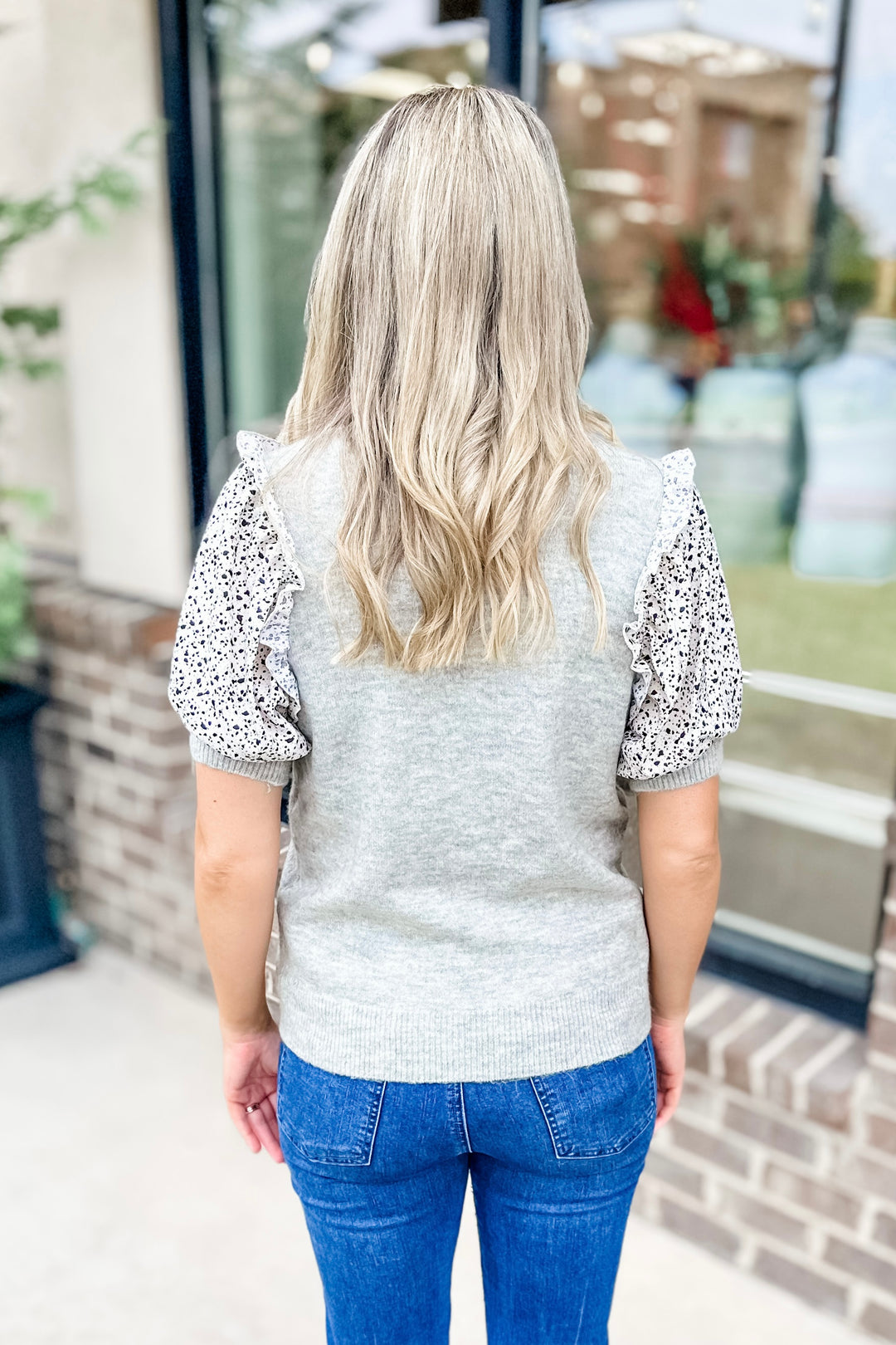 GREY SPOTTED PRINT SHORT SLEEVE SWEATER