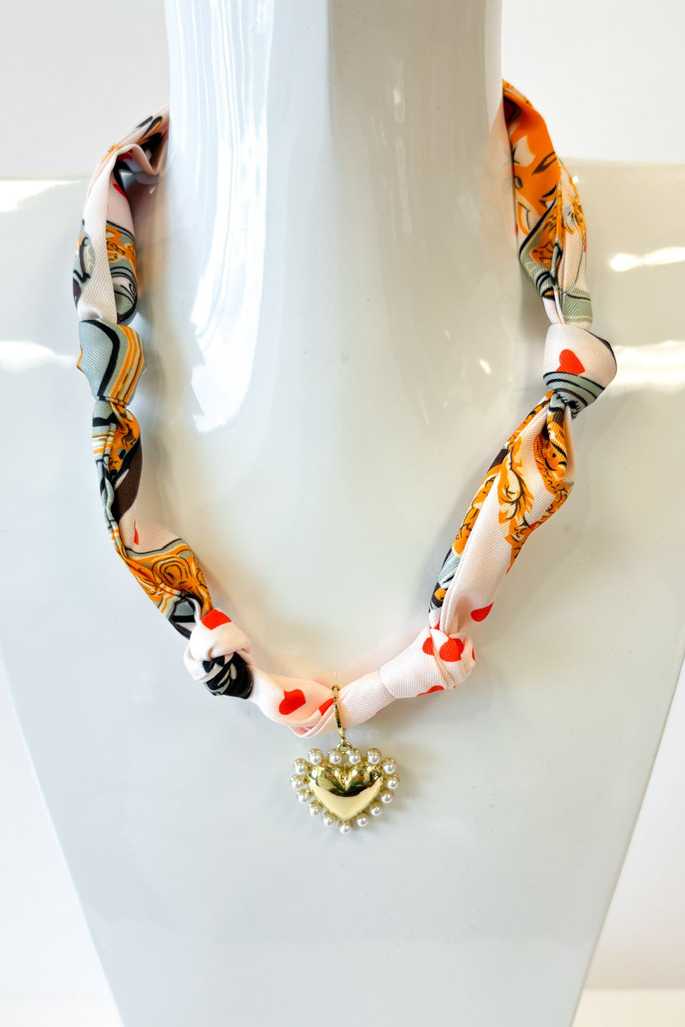 ORANGE MULTI PEARL HEART SCARF NECKLACE