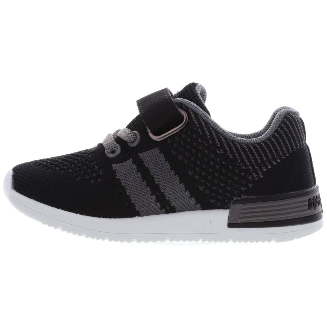 BLACK TENNIS SHOE