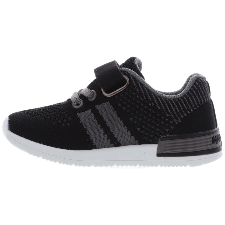 BLACK TENNIS SHOE