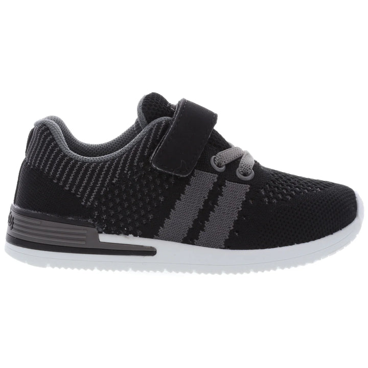 BLACK TENNIS SHOE