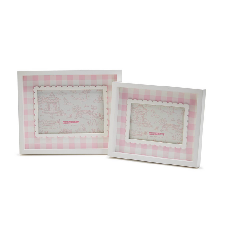 PINK GINGHAM SCALLOPED PHOTO FRAME