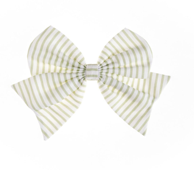 SCALLOP BOARD WITH MAGNETIC STRIPE BOW