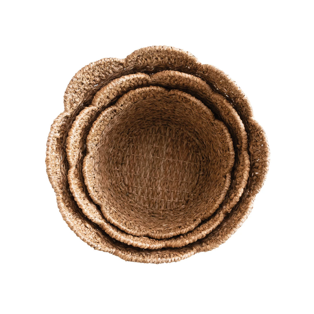 SCALLOPED EDGE BRAIDED BASKET