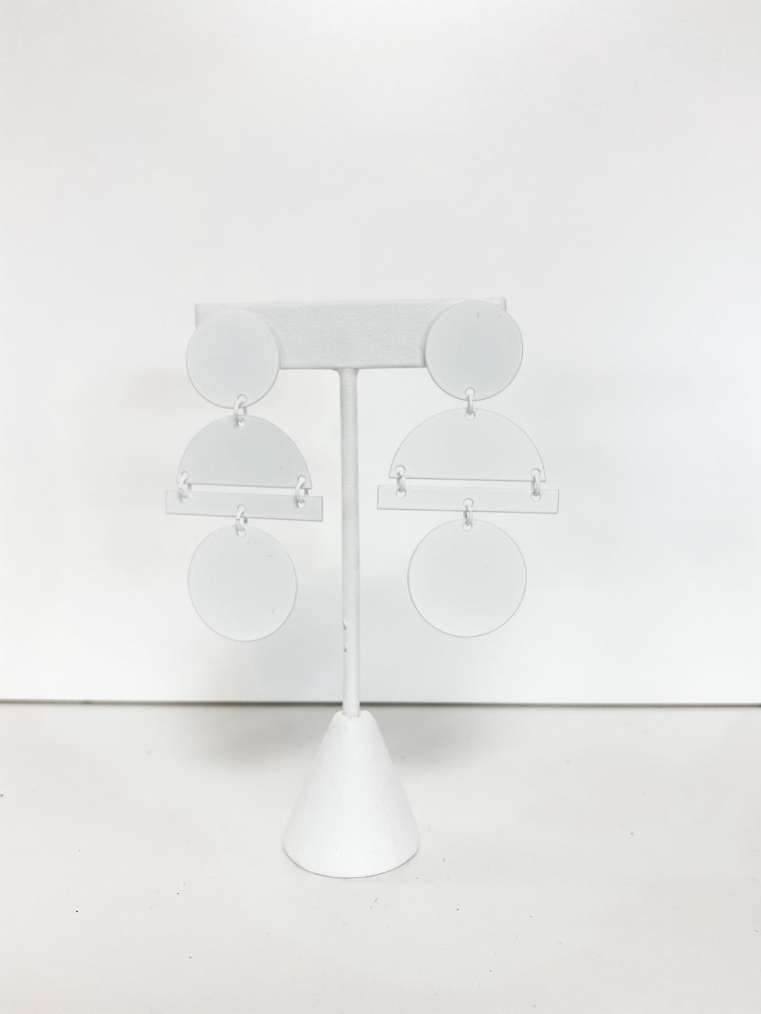 WHITE COLOR COAT GEOMETRIC DROP EARRINGS