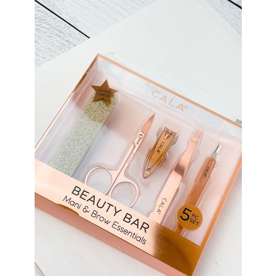 MANI & BROW ESSENTIALS KIT