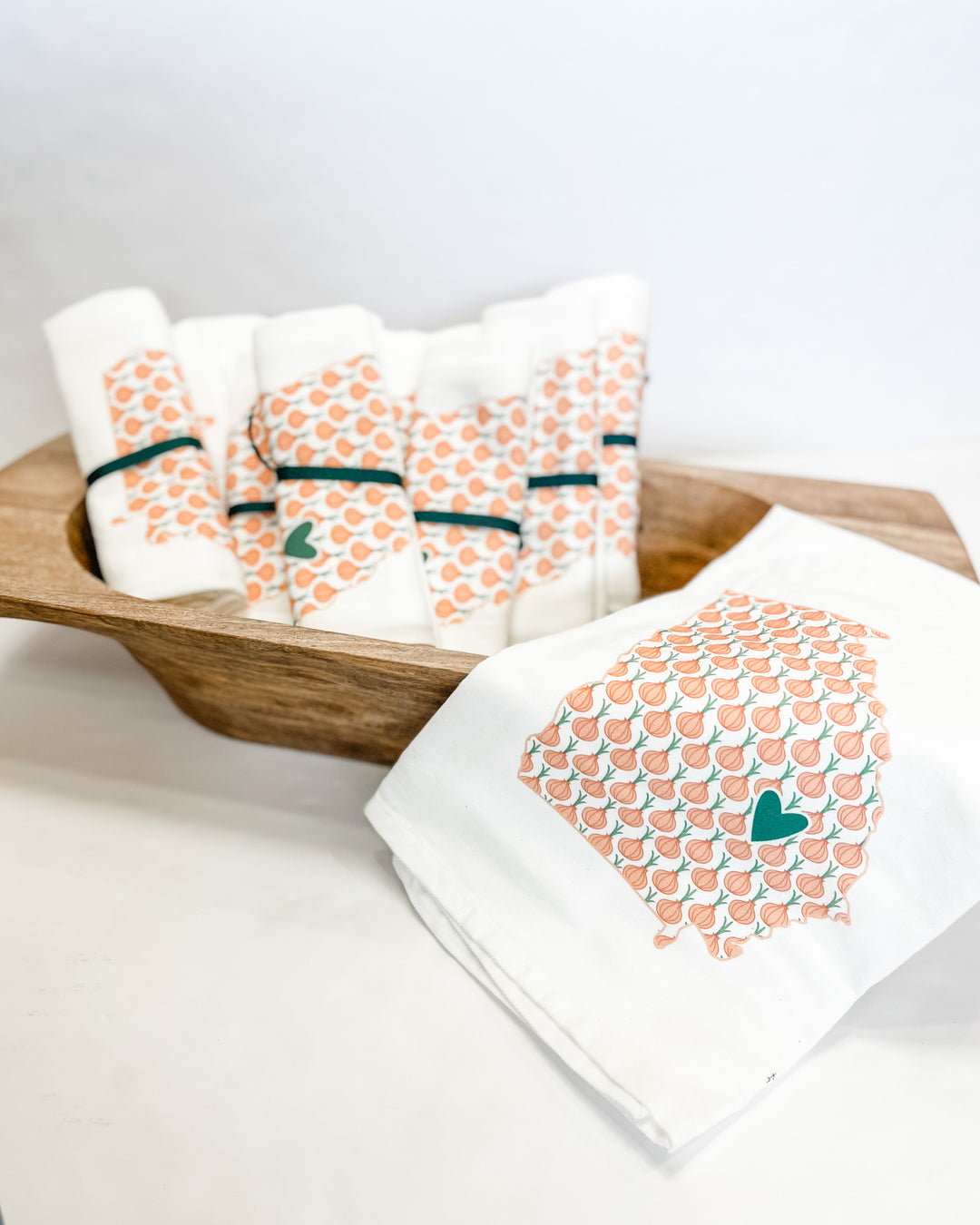 HEART IN LYONS HAND TOWEL
