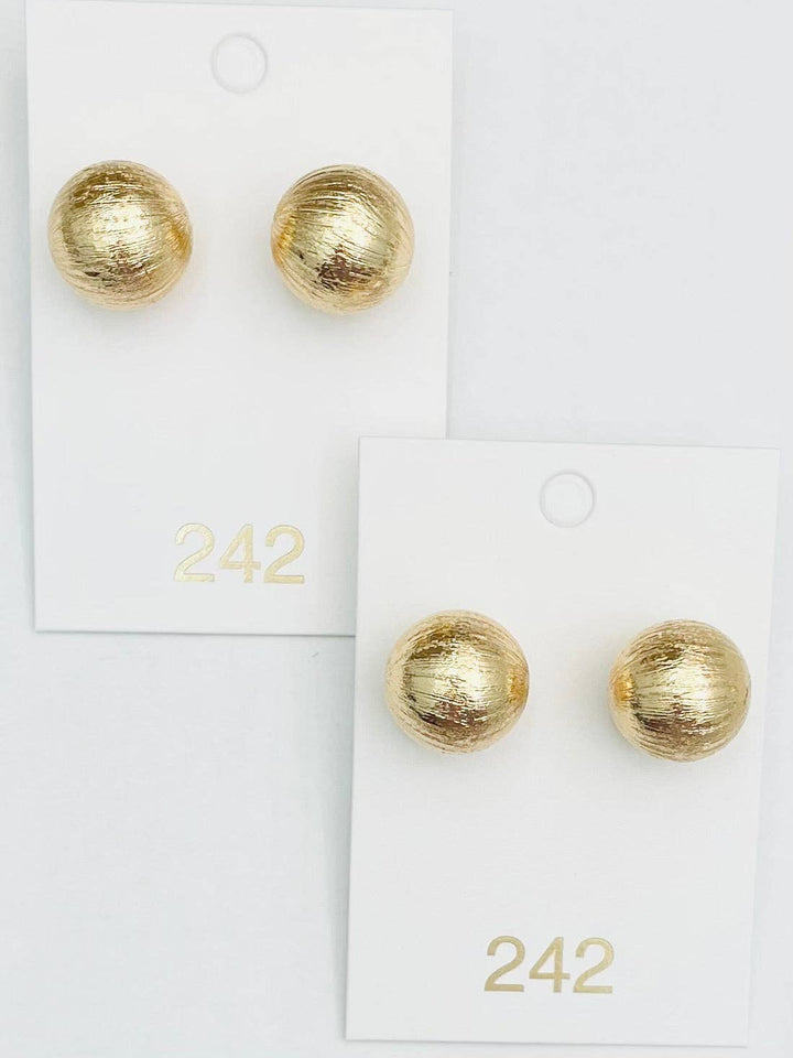 BRUSHED GOLD CHIC BIG BALL STUD EARRINGS
