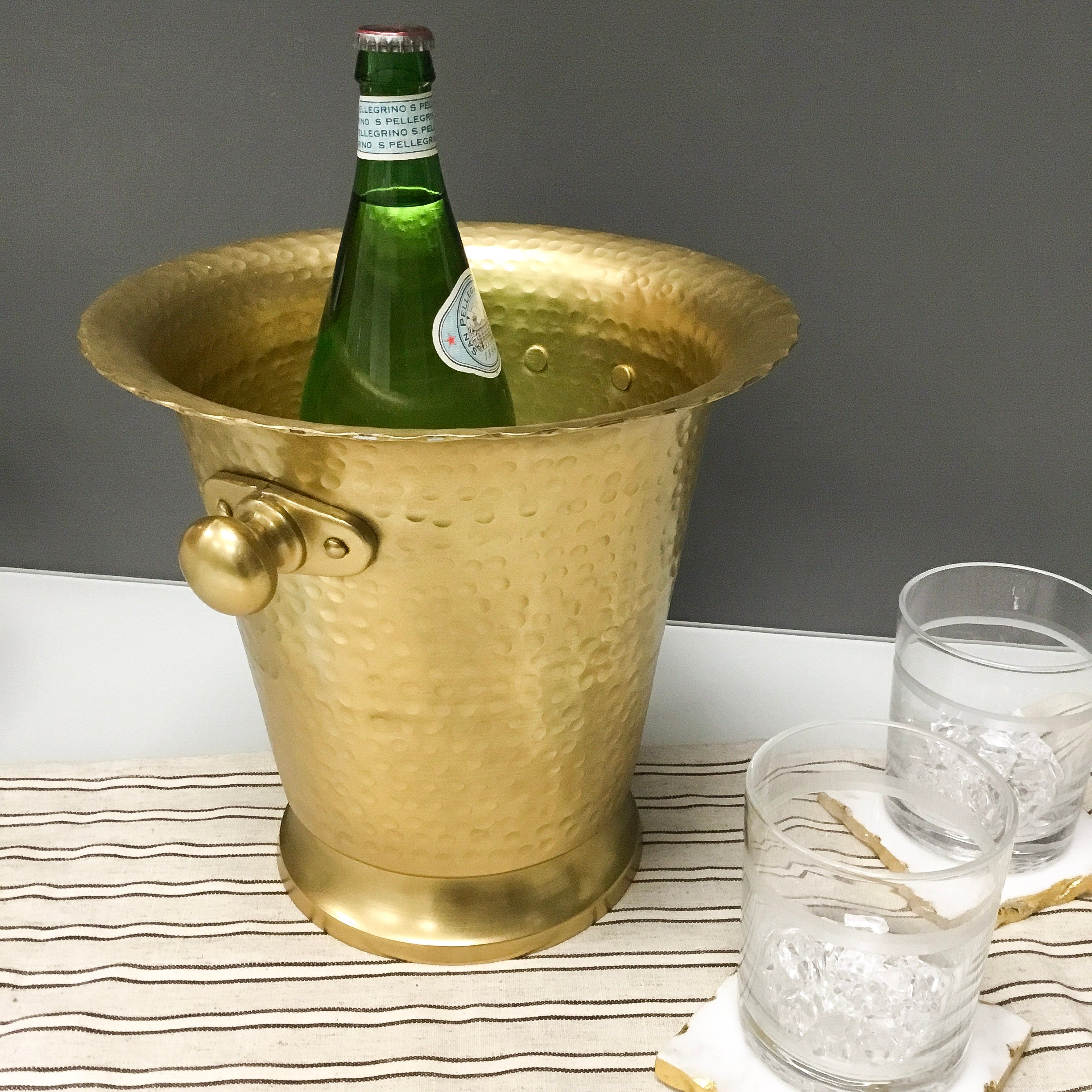 Shops hammered ice bucket