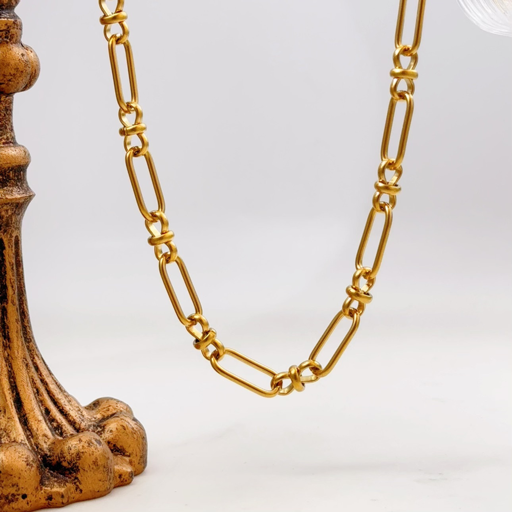 Gold Savannah elongated link necklace for charms or layering