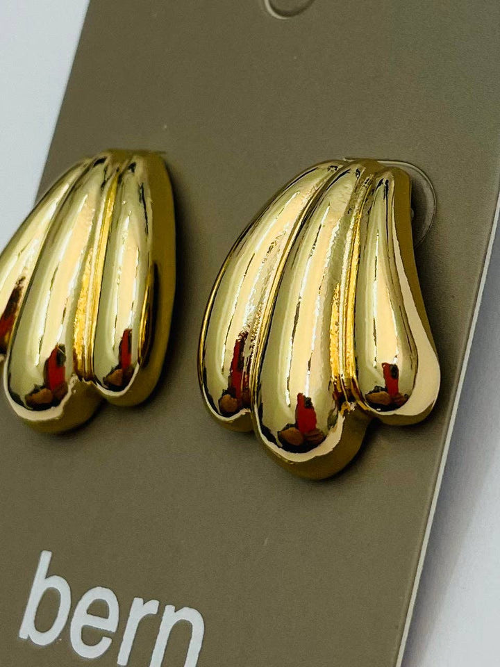 GOLD CHIC JUST LOVELY STUD EARRINGS