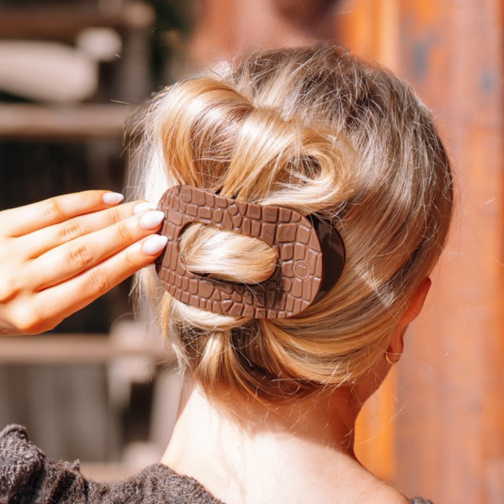 TELETIES FLAT ROUND HAIR CLIP BROWN CROCODILE