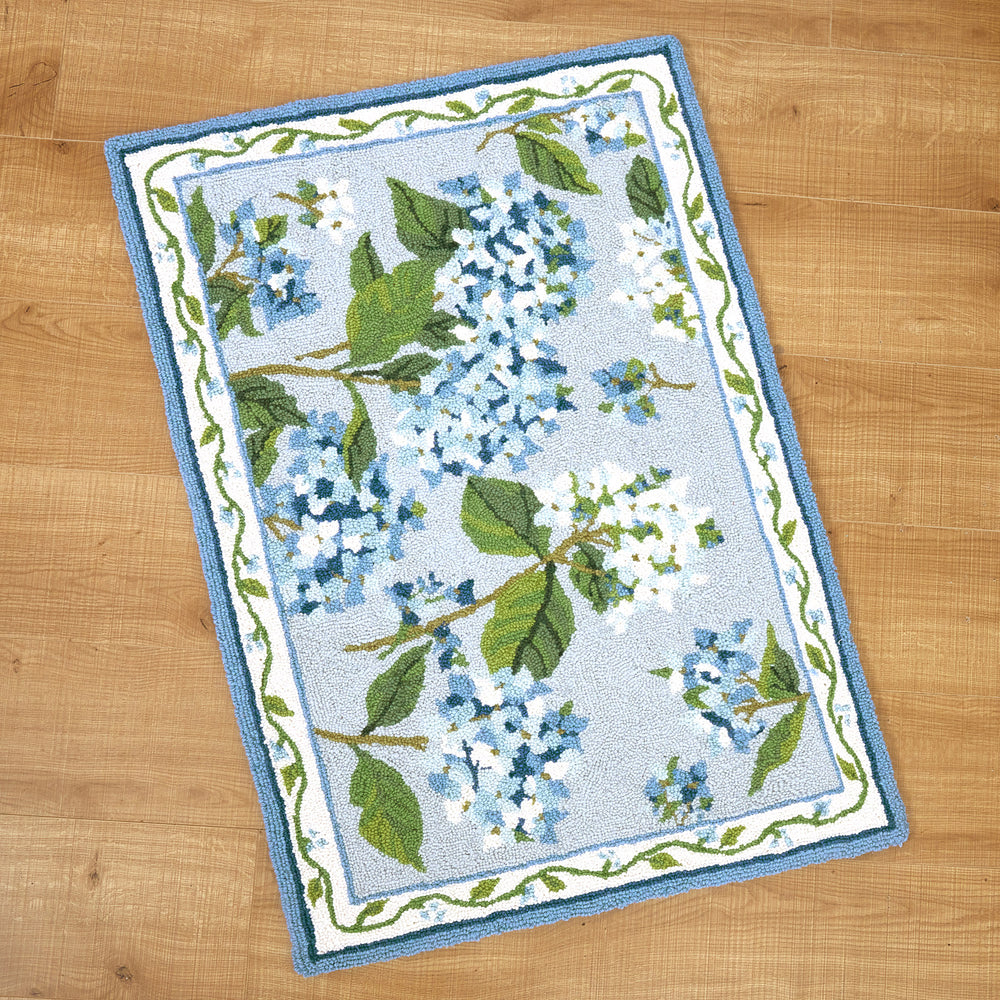 hydrangea rug on wooden background