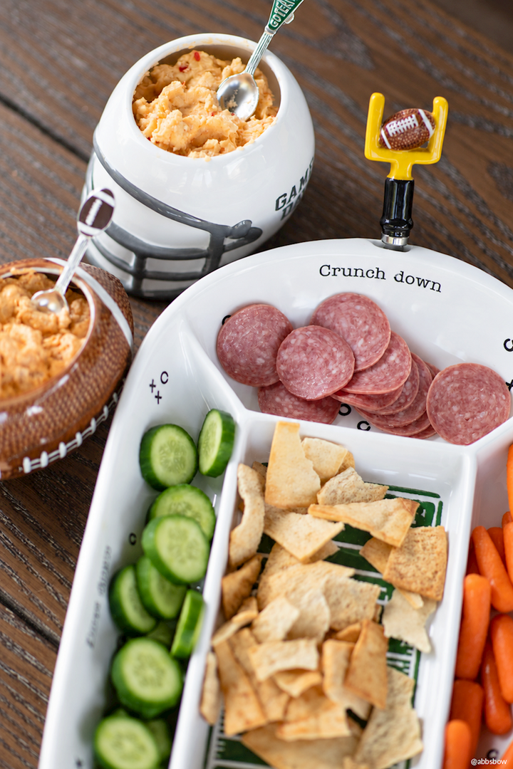 DIVIDED FOOTBALL FIELD PLATTER SET