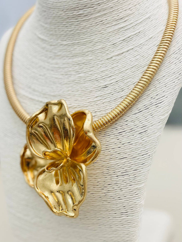 GOLD VINTAGE FLOWER CHOKER