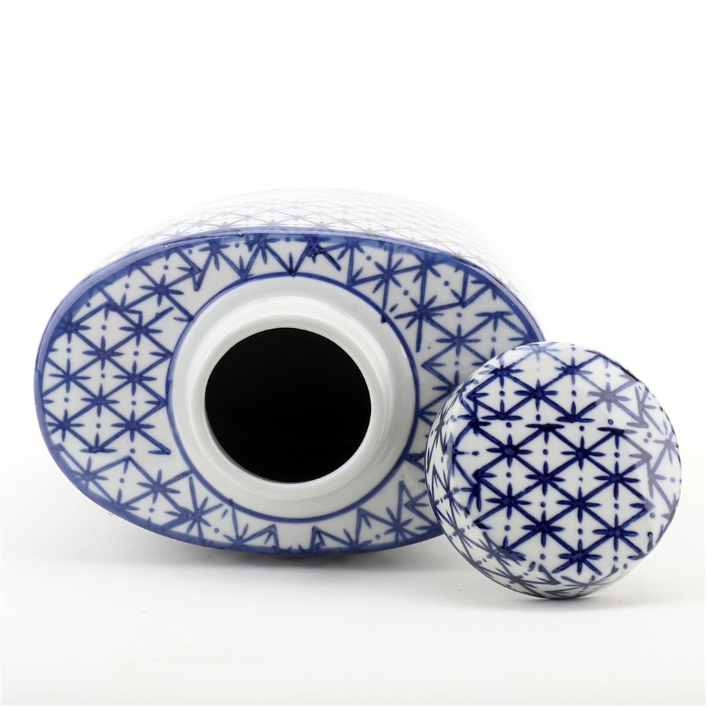 BLUE & WHITE PORCELAIN ROUND JAR