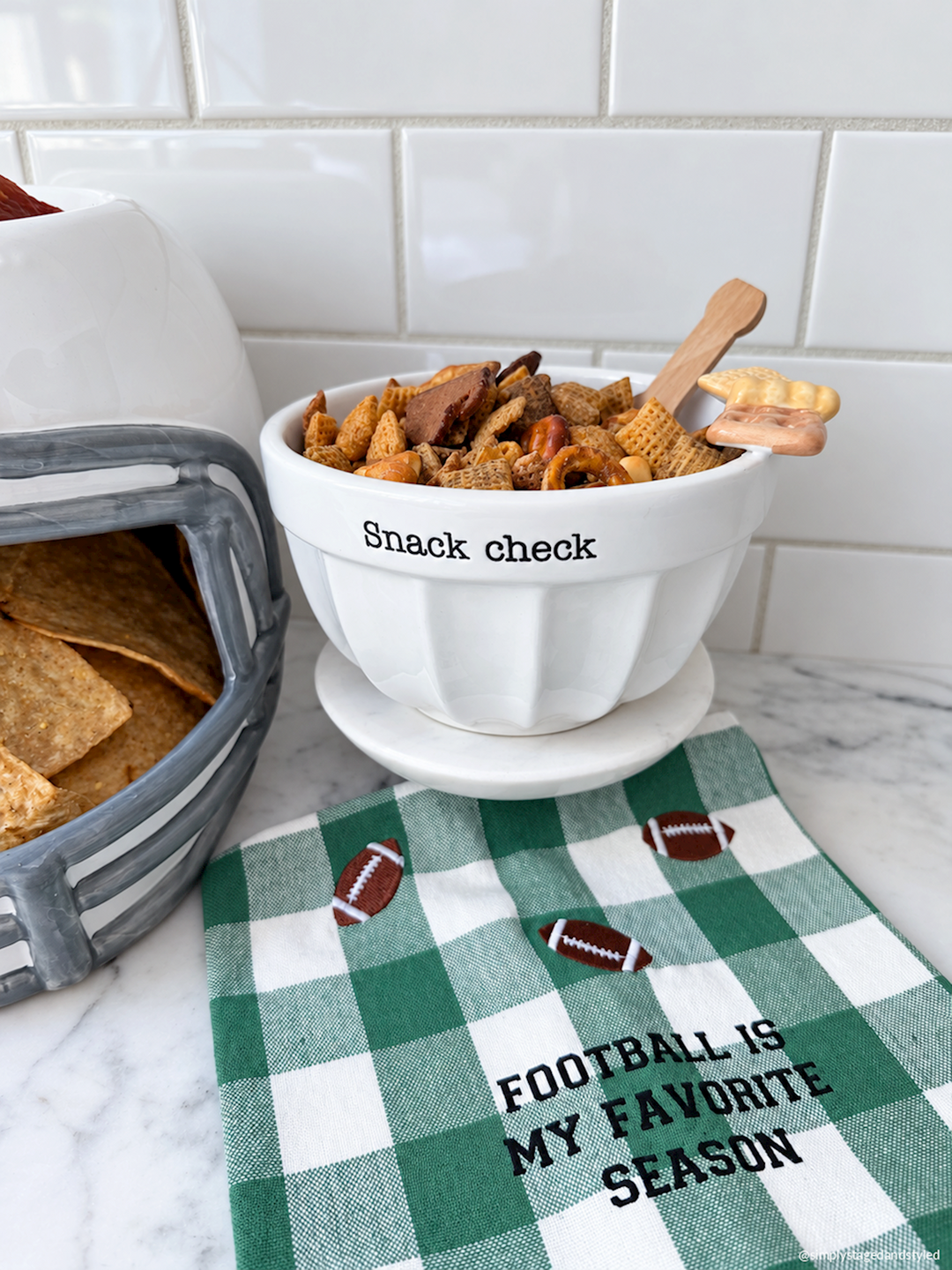 FOOTBALL FAVORITE ICON GREEN CHECK HAND TOWEL