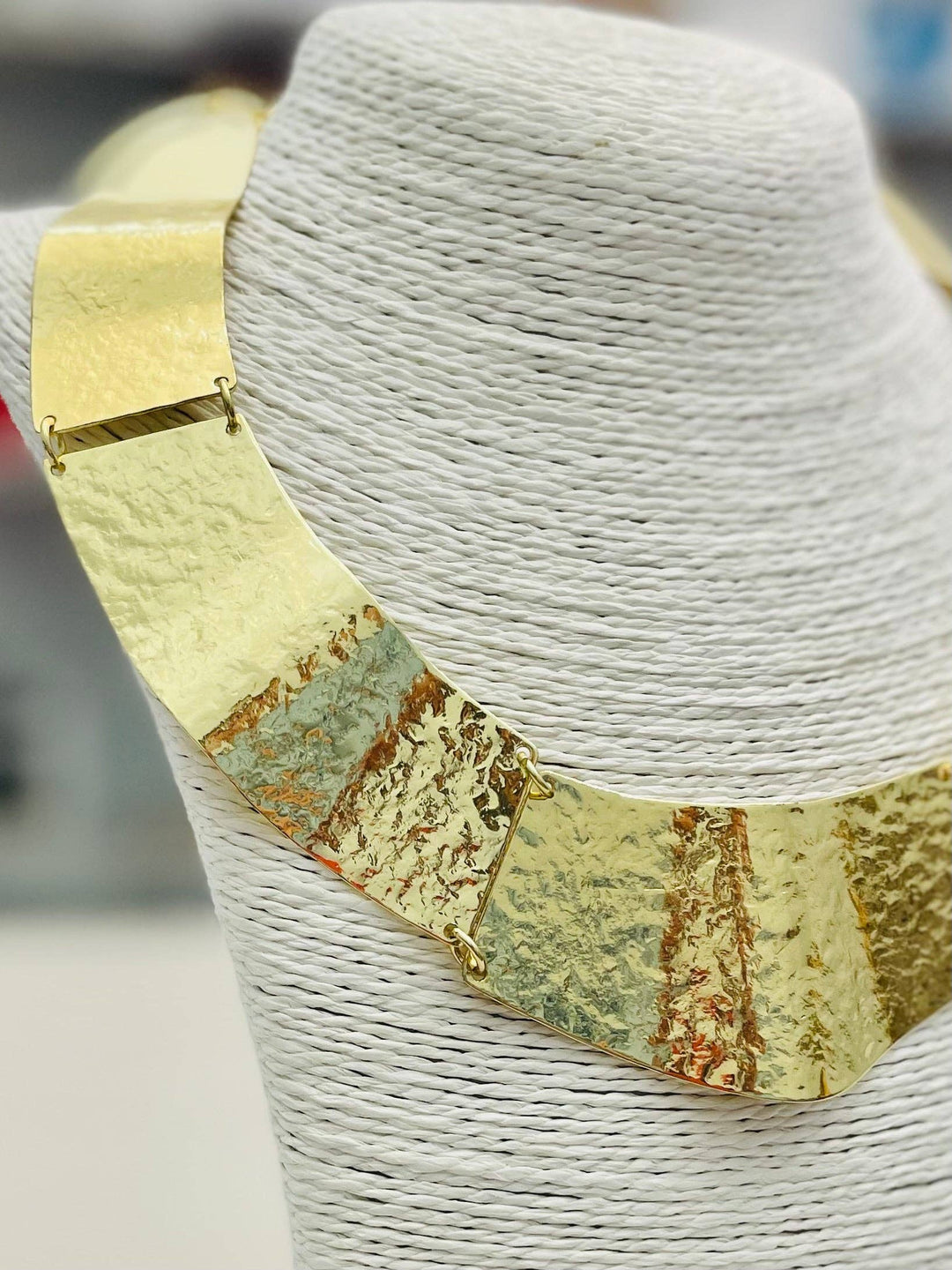 GOLD FLOATING COLLAR