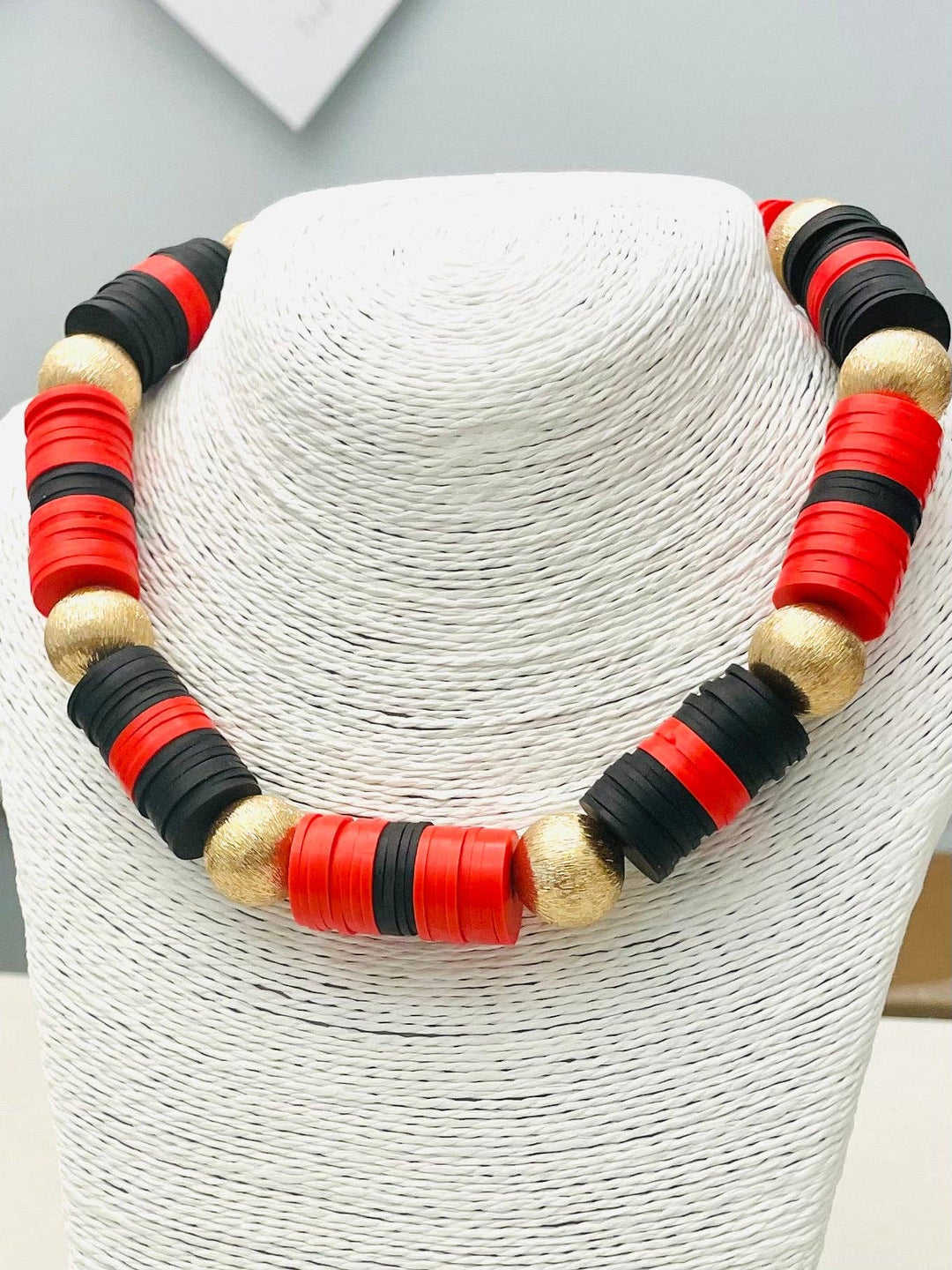 RED & BLACK BOLD NECKLACE