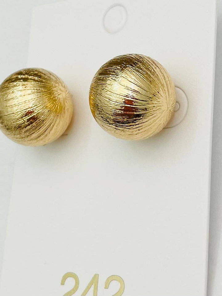 BRUSHED GOLD CHIC BIG BALL STUD EARRINGS
