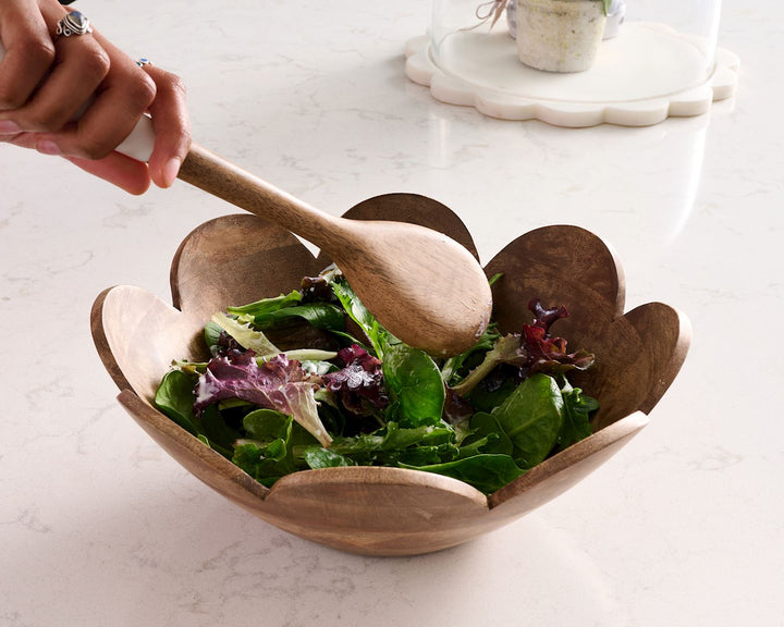 SCALLOPED BOWL & SPOON SET