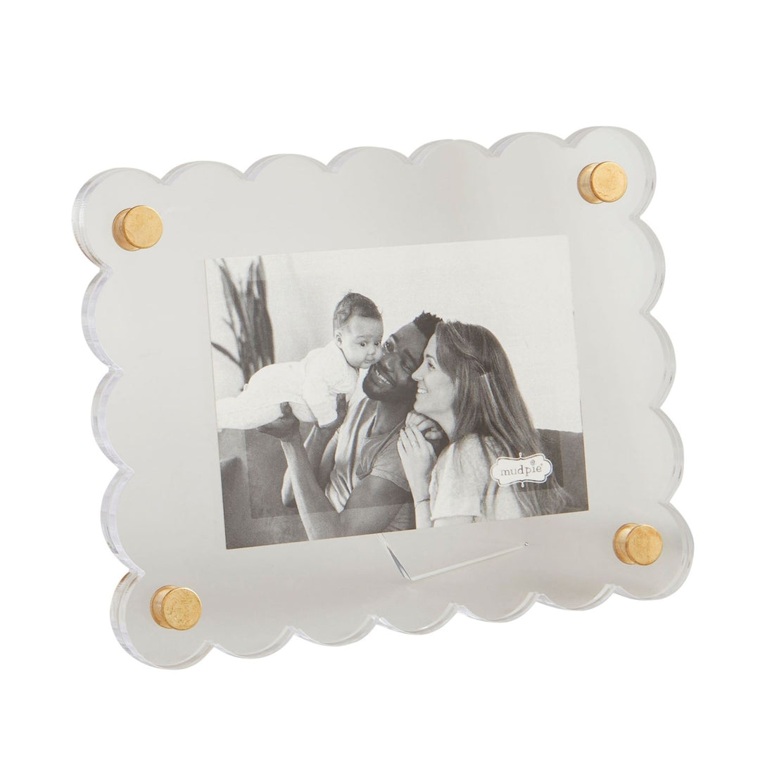 MINI CLEAR SCALLOPED ACRYLIC FRAME