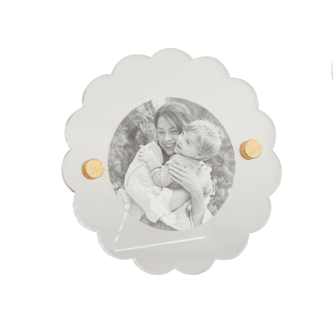 MINI CLEAR SCALLOPED ACRYLIC FRAME