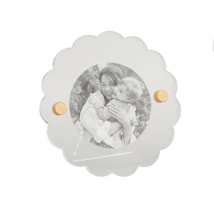 MINI CLEAR SCALLOPED ACRYLIC FRAME