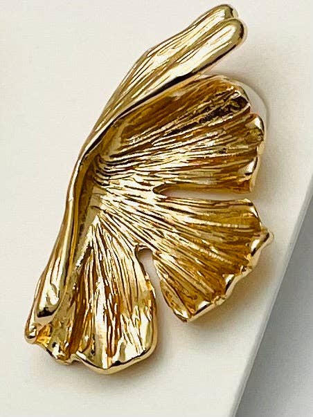 GOLD CHIC GINKGO STUD EARRINGS