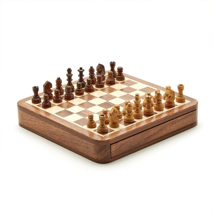 MAGNETIC CHESS SET IN HAND CRAFTED WOODEN BOX