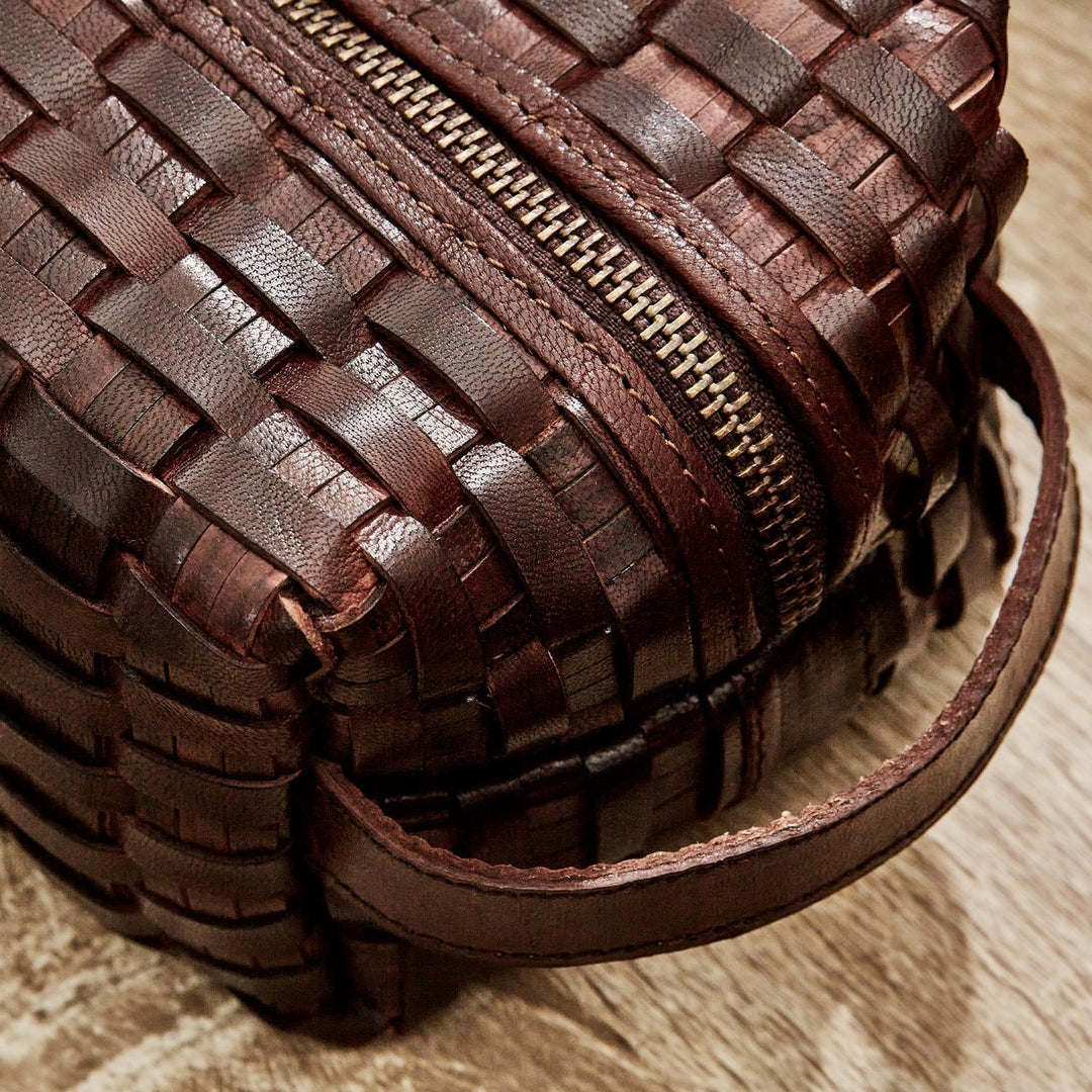 CHESTNUT WOVEN LEATHER DOPP KIT