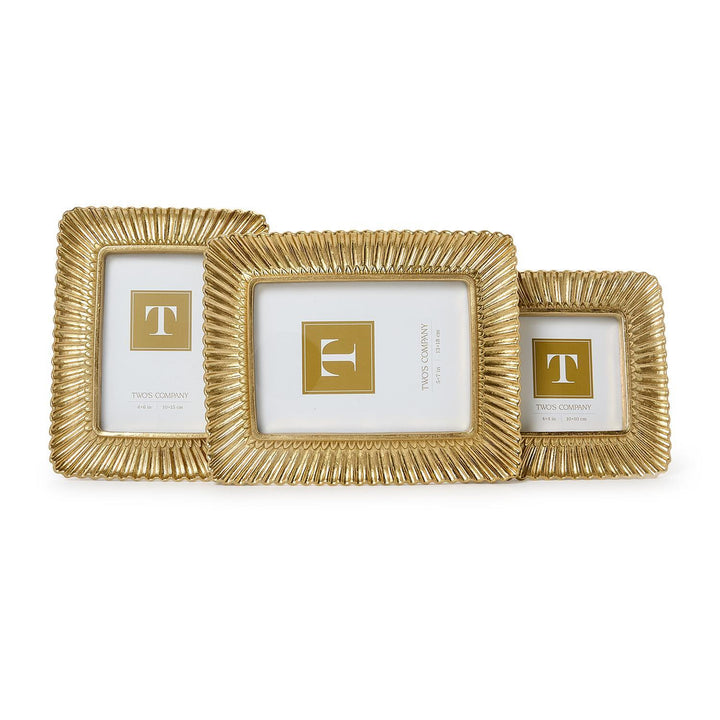 SCULPTED SCALLOPED PLUME GOLD PHOTO FRAME