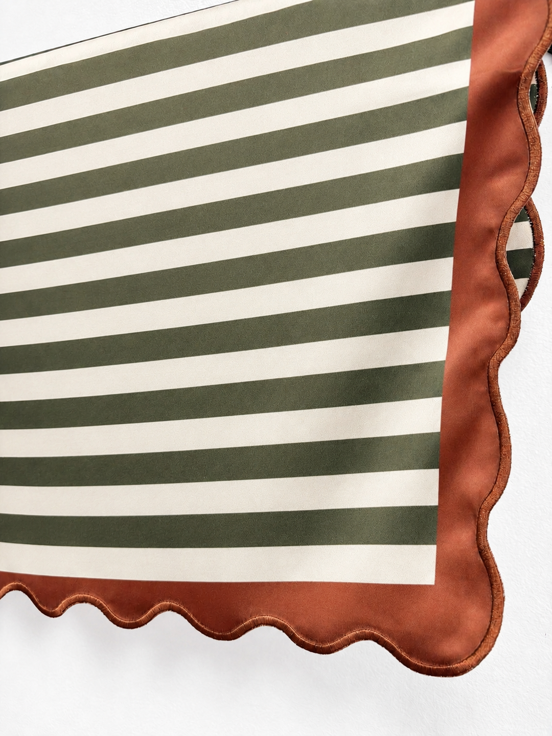BROWN & OLIVE SCALLOP SCARF